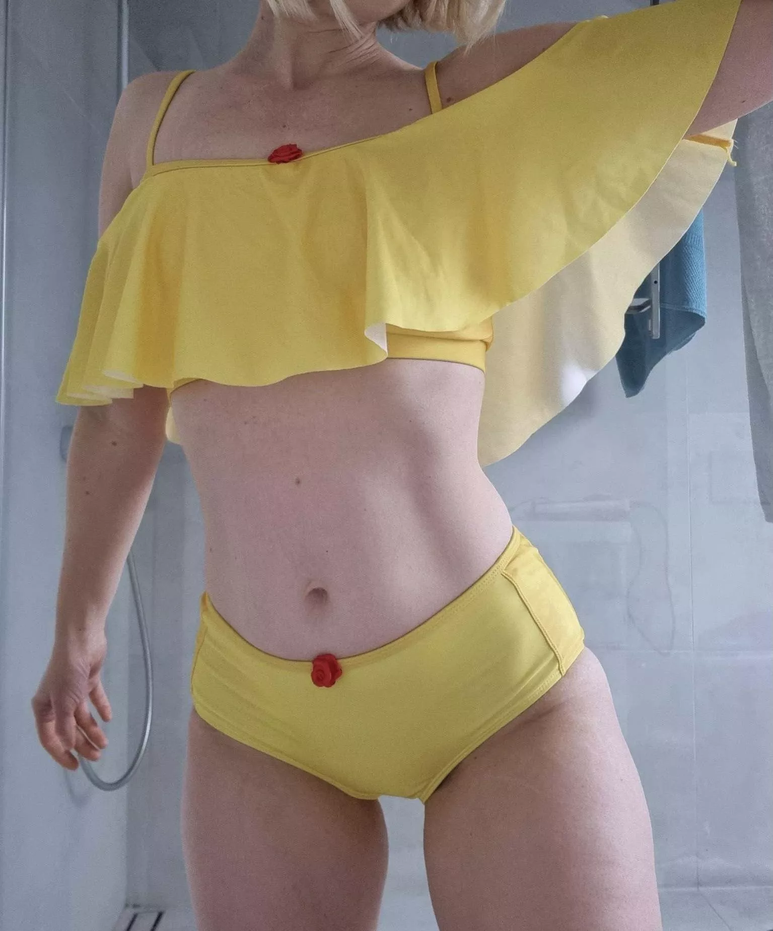 Who wants to be my prince? Or beast😏? 28f