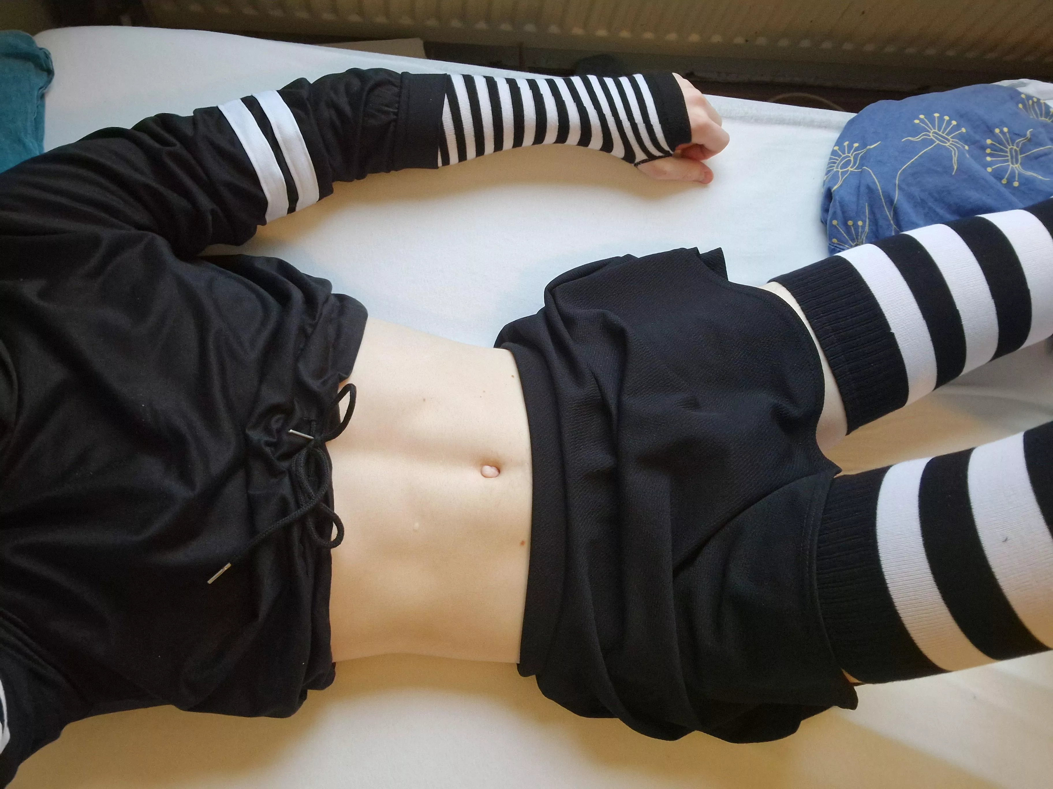 Who wants to cuddle with me on Christmas day? 🥺