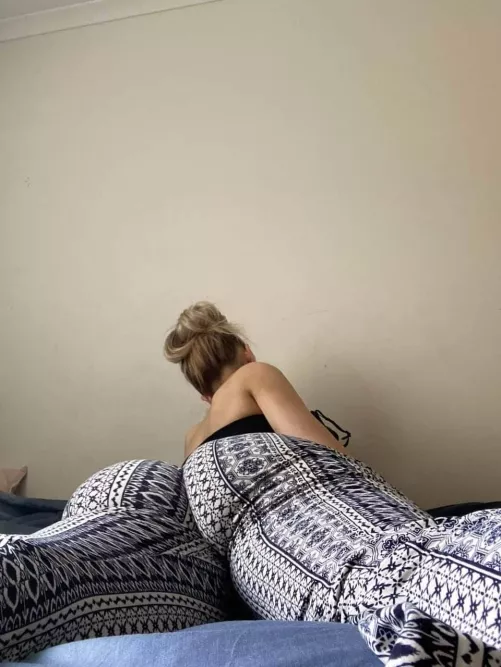 Would you fuck me in this outfit? 🤗