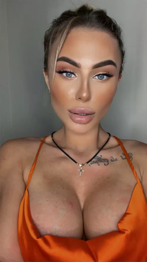 You know where to find more 👉get your cock to my page!