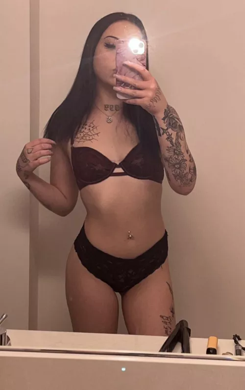 18 years young ;) Merry christmasssss 🤶🏻🤶🏻