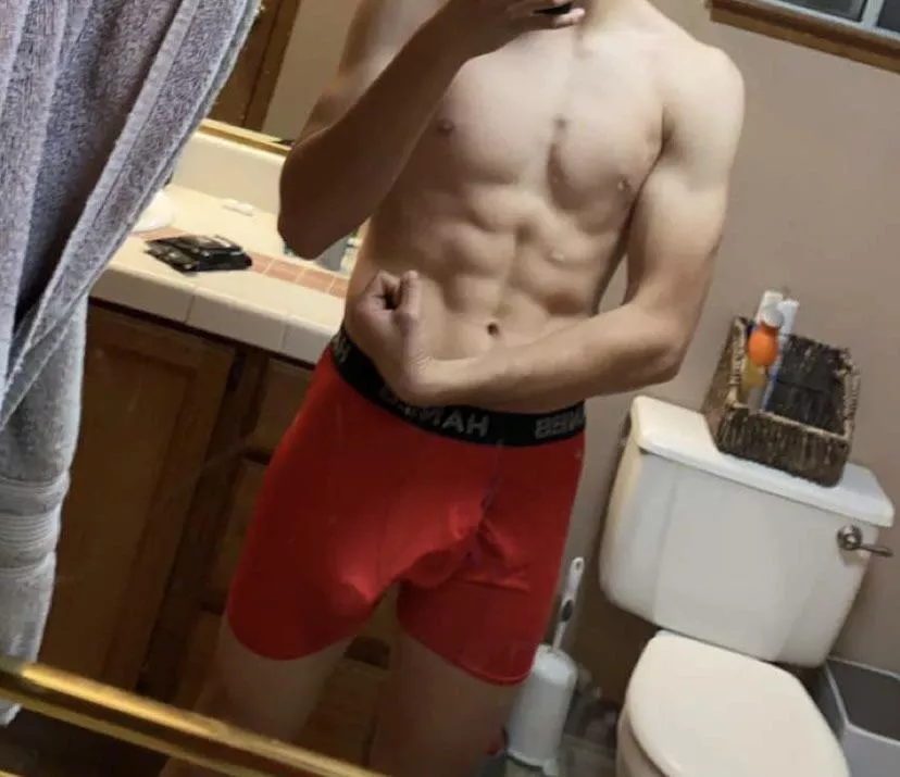 22 yo straight male who can’t hide it