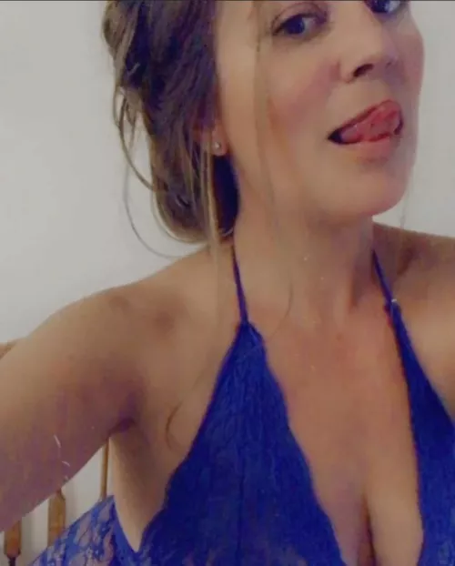 40F do u like me in blue? 🎄🎄🎄😛😛😛