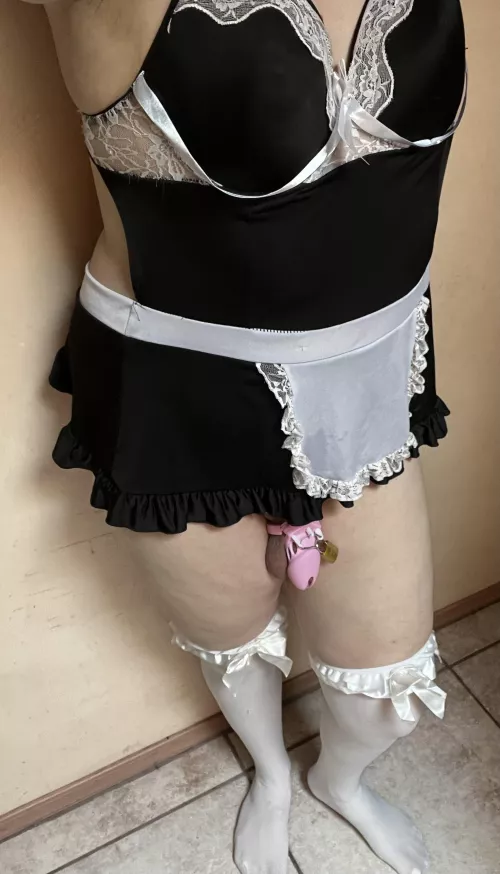 A locked maid obeys 😇