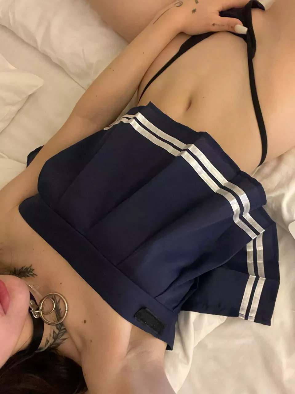 Are you into jerking off at flat tummies?