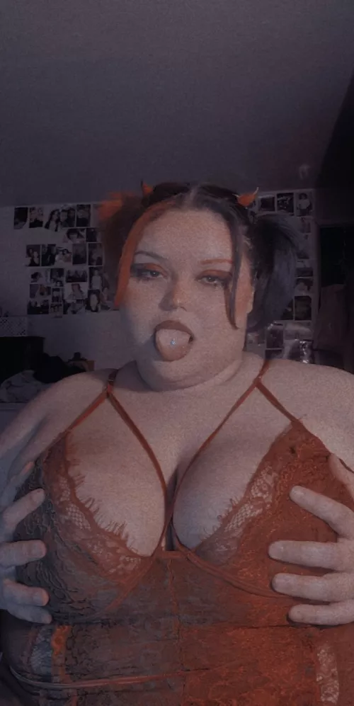 bored and can't sleep, first time posting on reddit 🥰