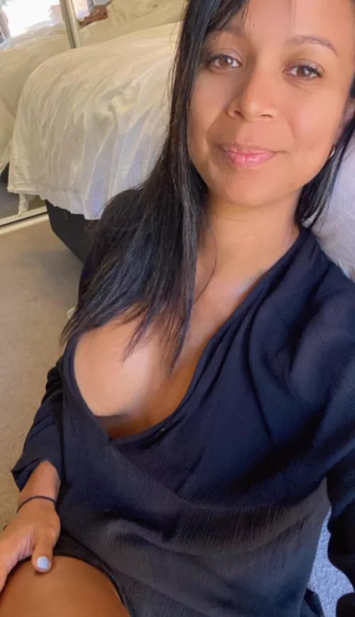 Can you see my tan line?