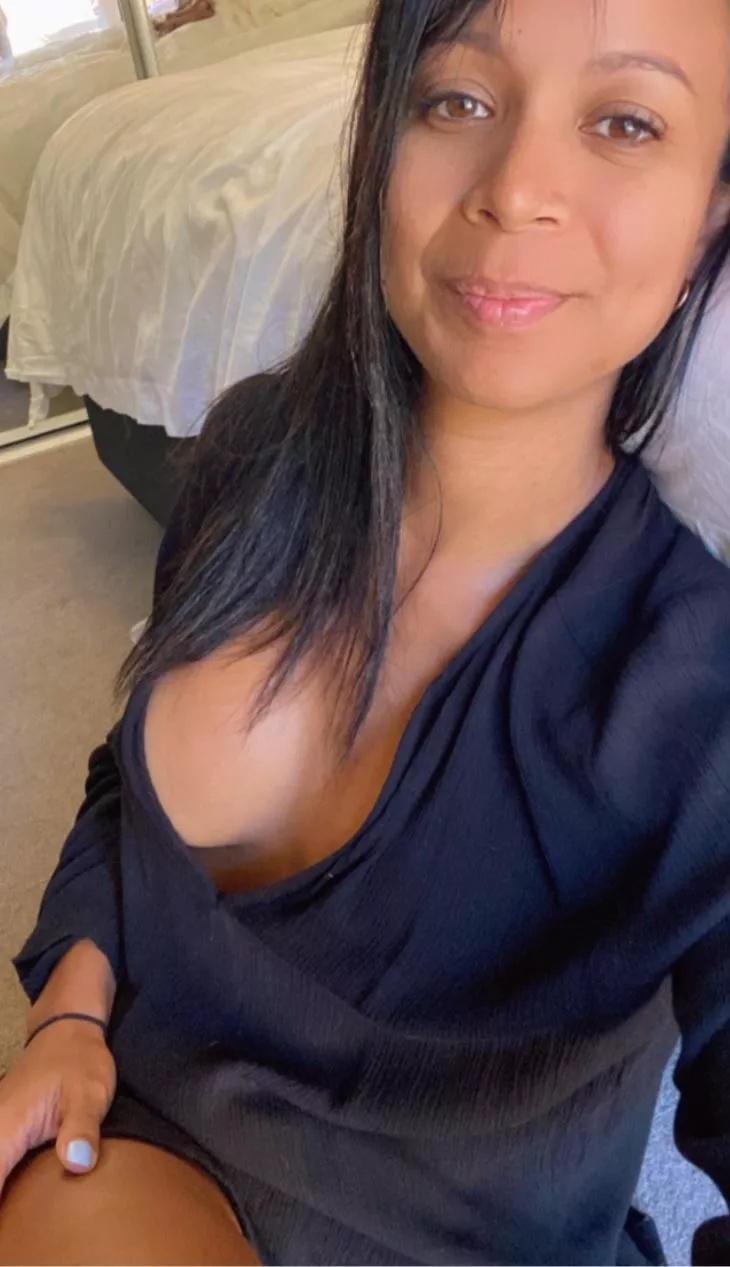 Can you see my tan line?