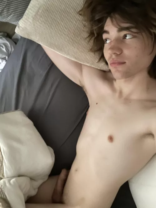 Come lay down, I’m lonely