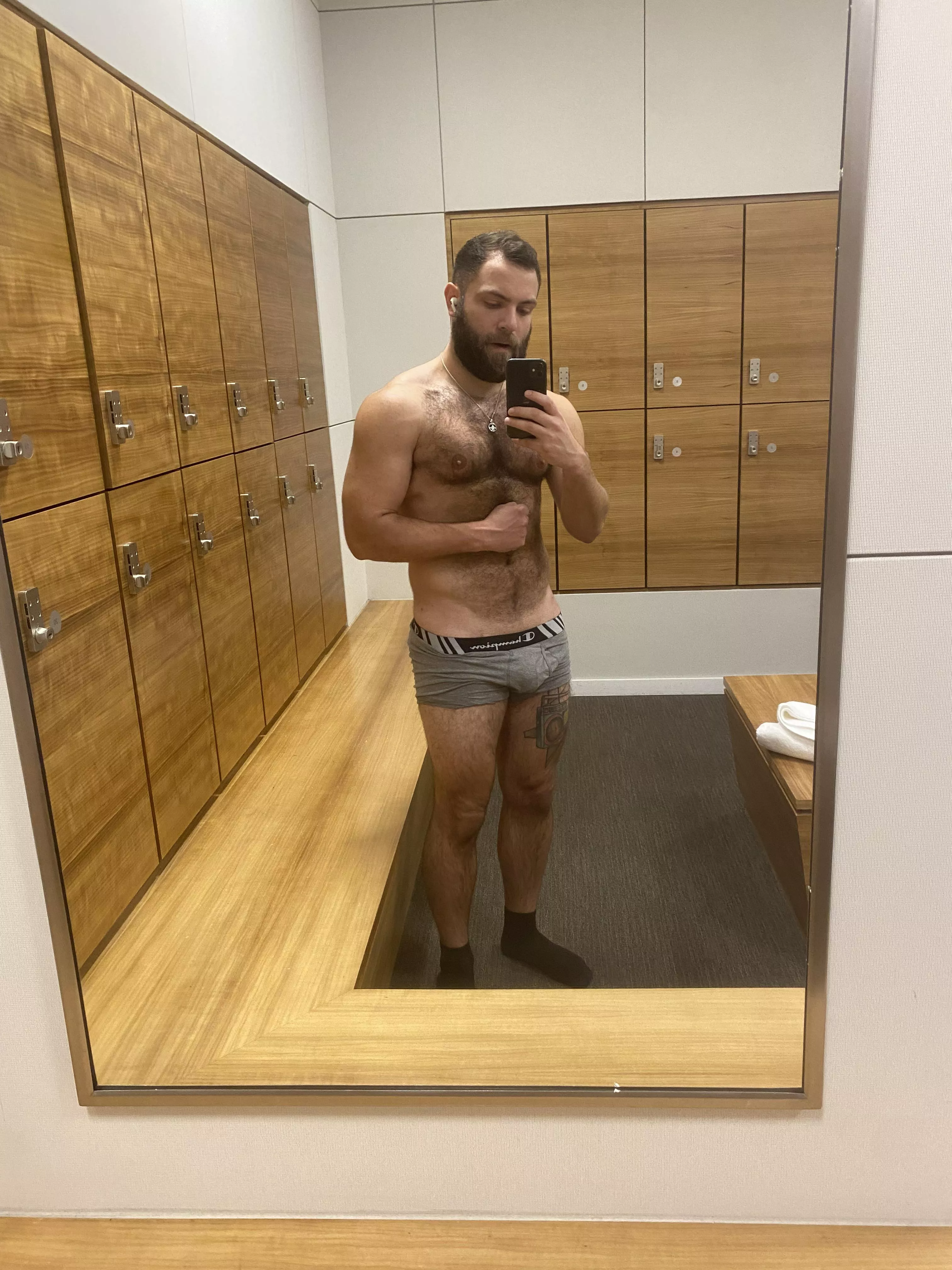 come meet me in the locker room