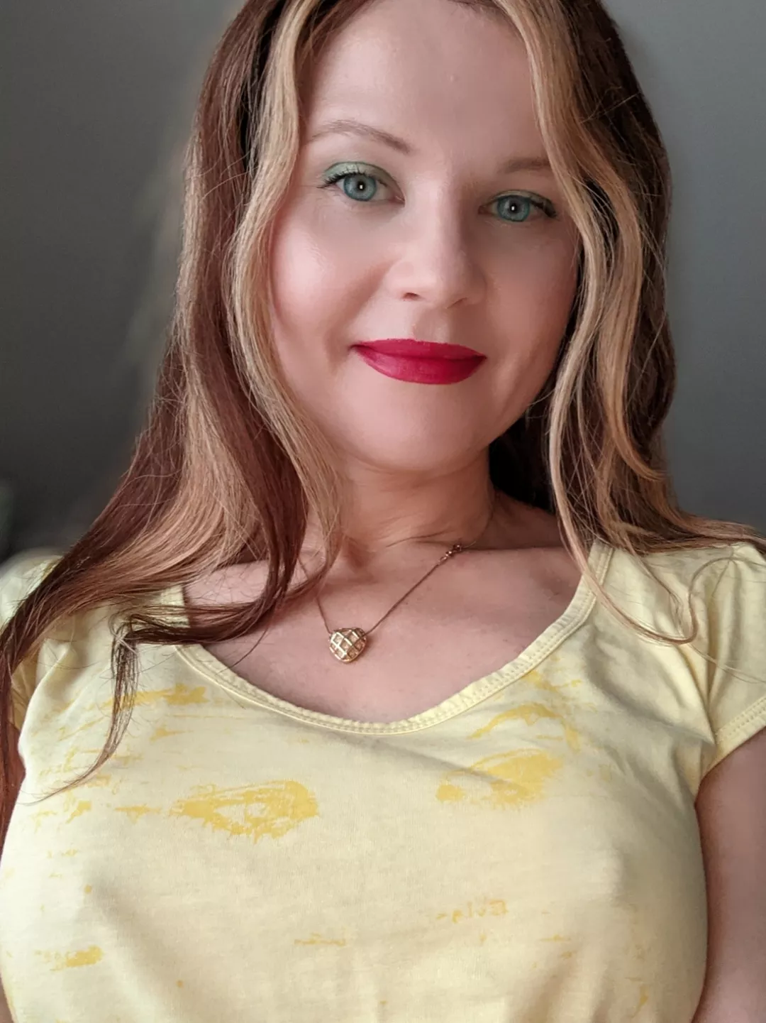 do my lips look kissable?