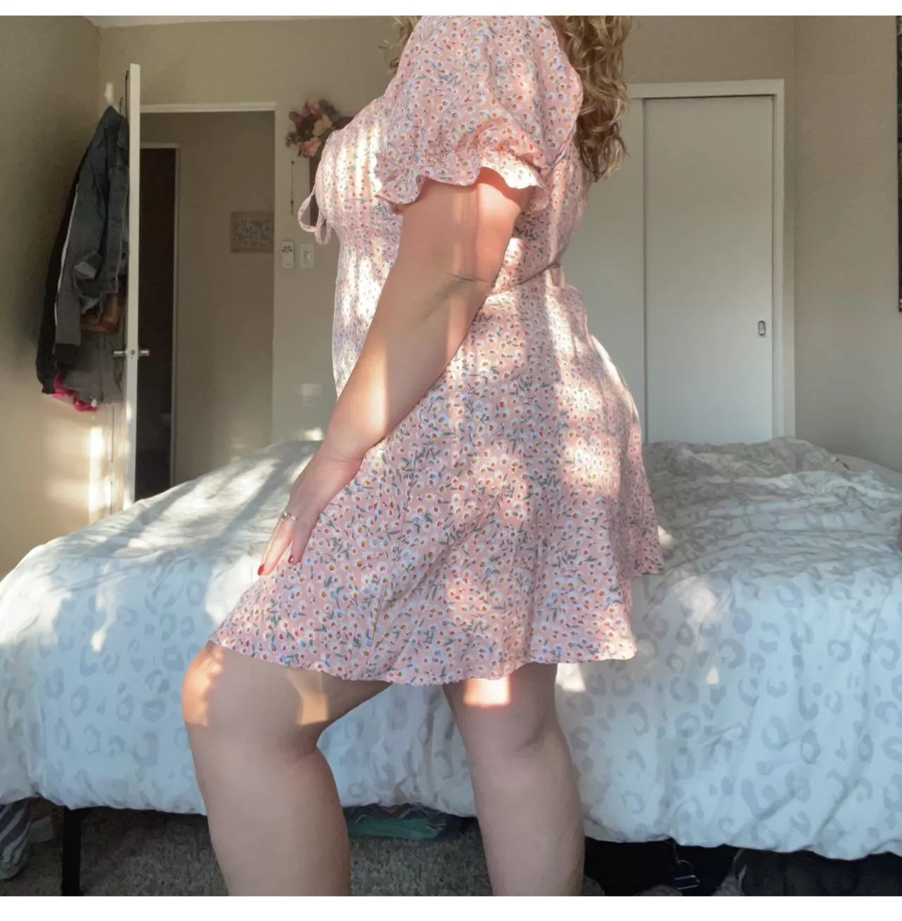 [F] missing summer weather and dresses