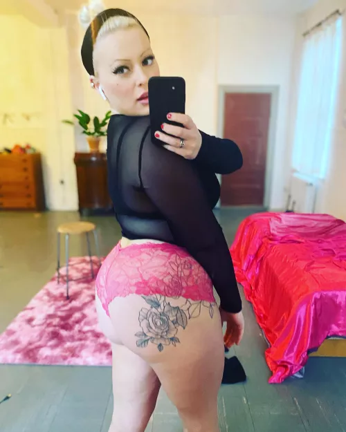 Fuck me into the new year please