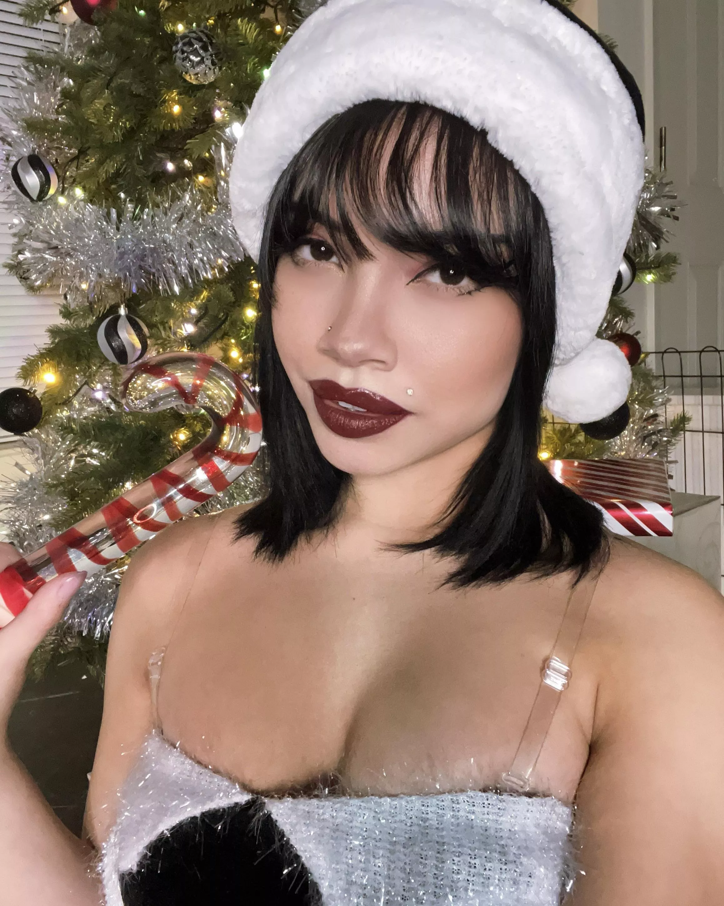 guess what i’m gonna do with this candy cane… 🖤