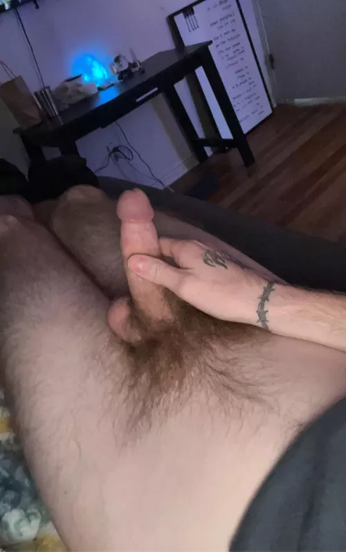 Hairy men 🤤