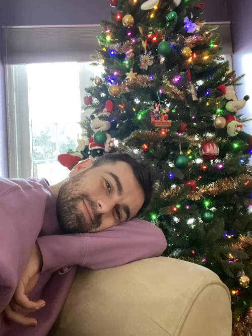 Happy Holidays everyone! Be nice to retail workers today!!