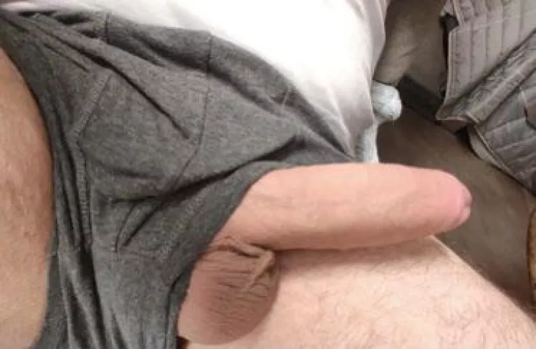 Here is my french cock 😏😏😏