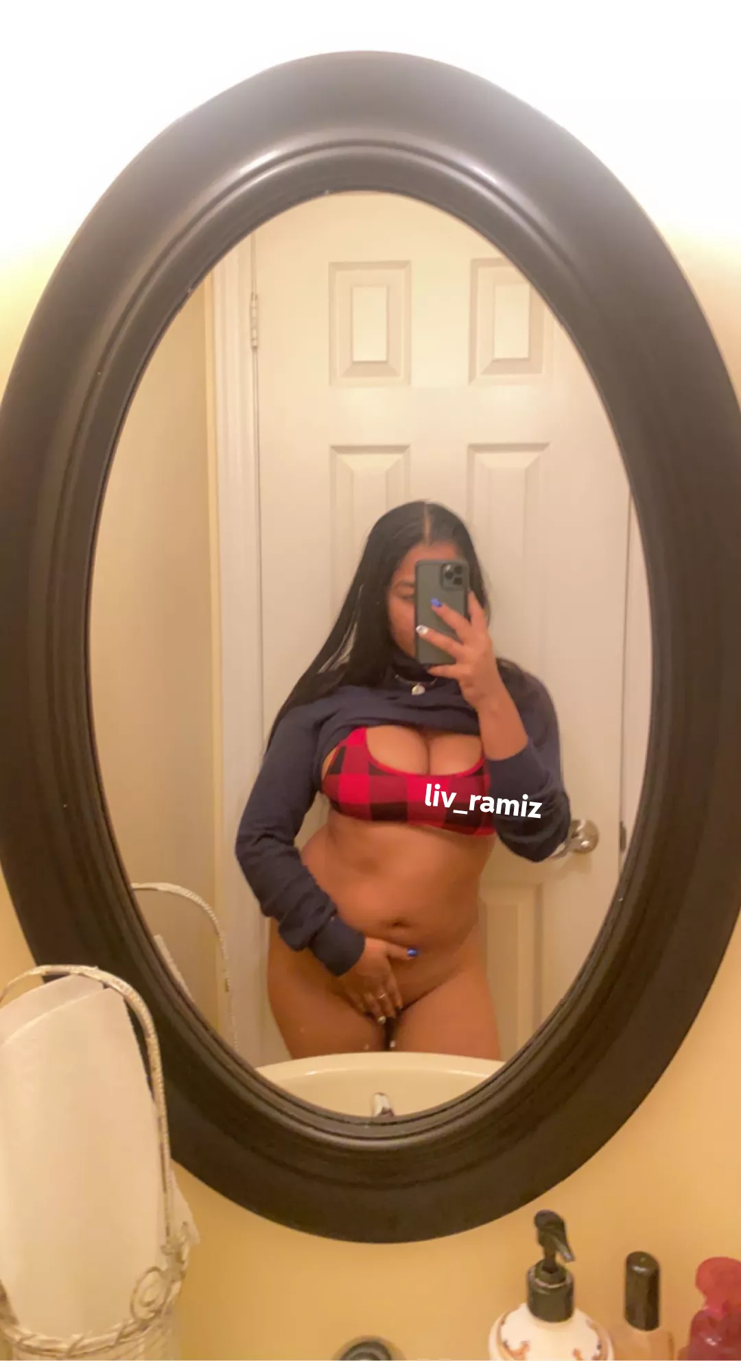 Hide me from your parents (F)