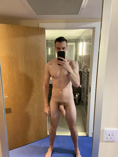 Hungover and horny as fuck about to rattle my girl’s soft wet pussy 💪🏼