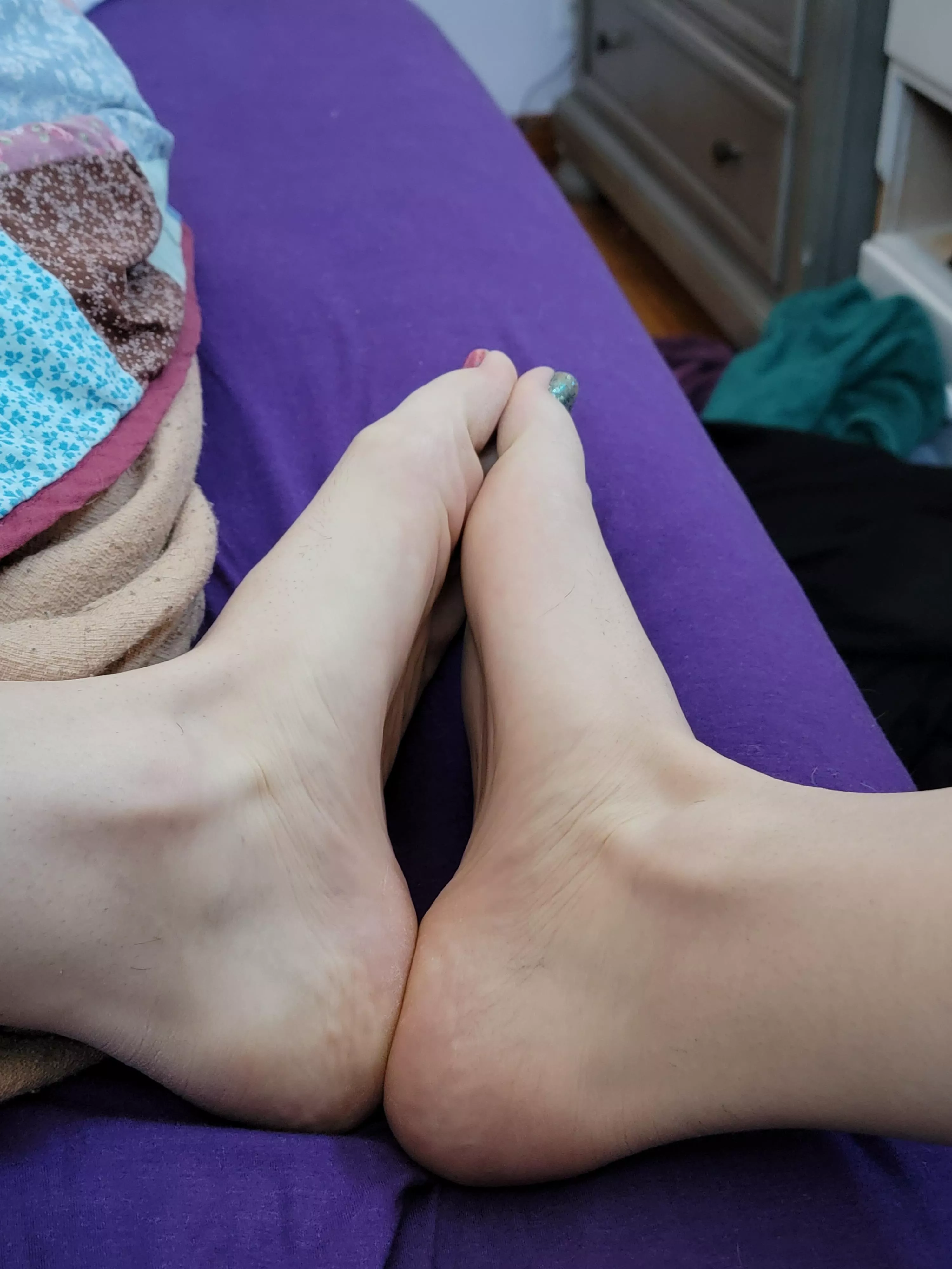 I feel like something is suppose to go between these 😘