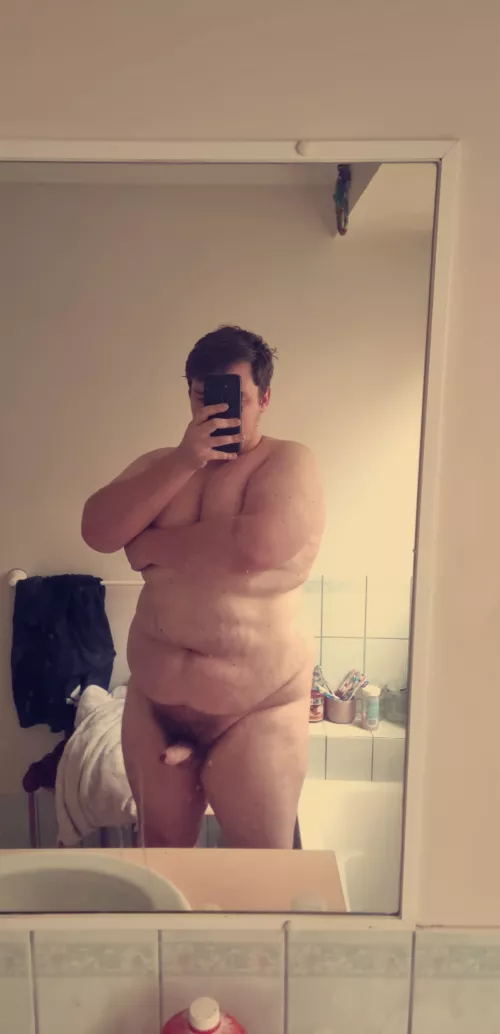 I heard you're into guys with chubby dadbods 😁