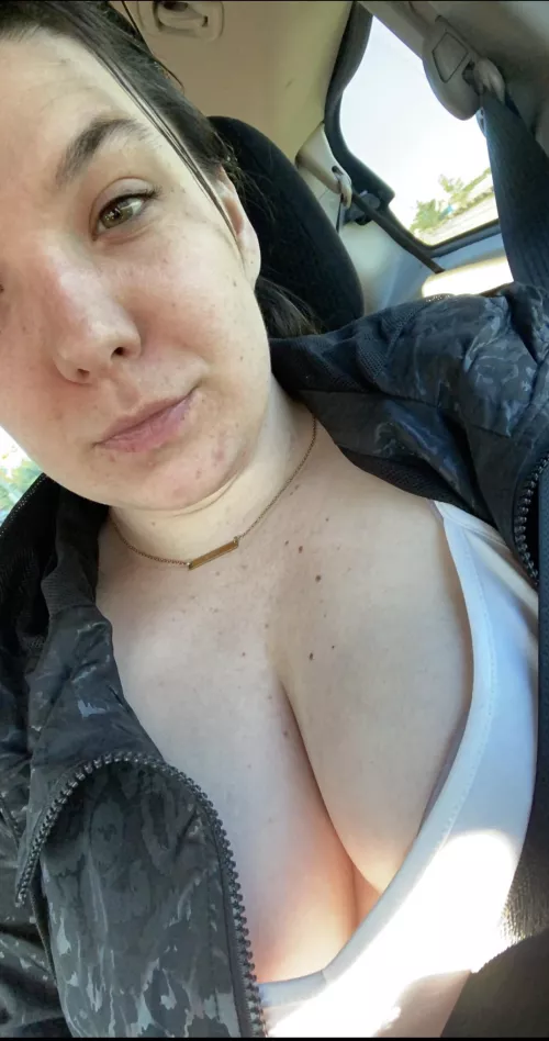 I love how my eyes look in this pic 😉