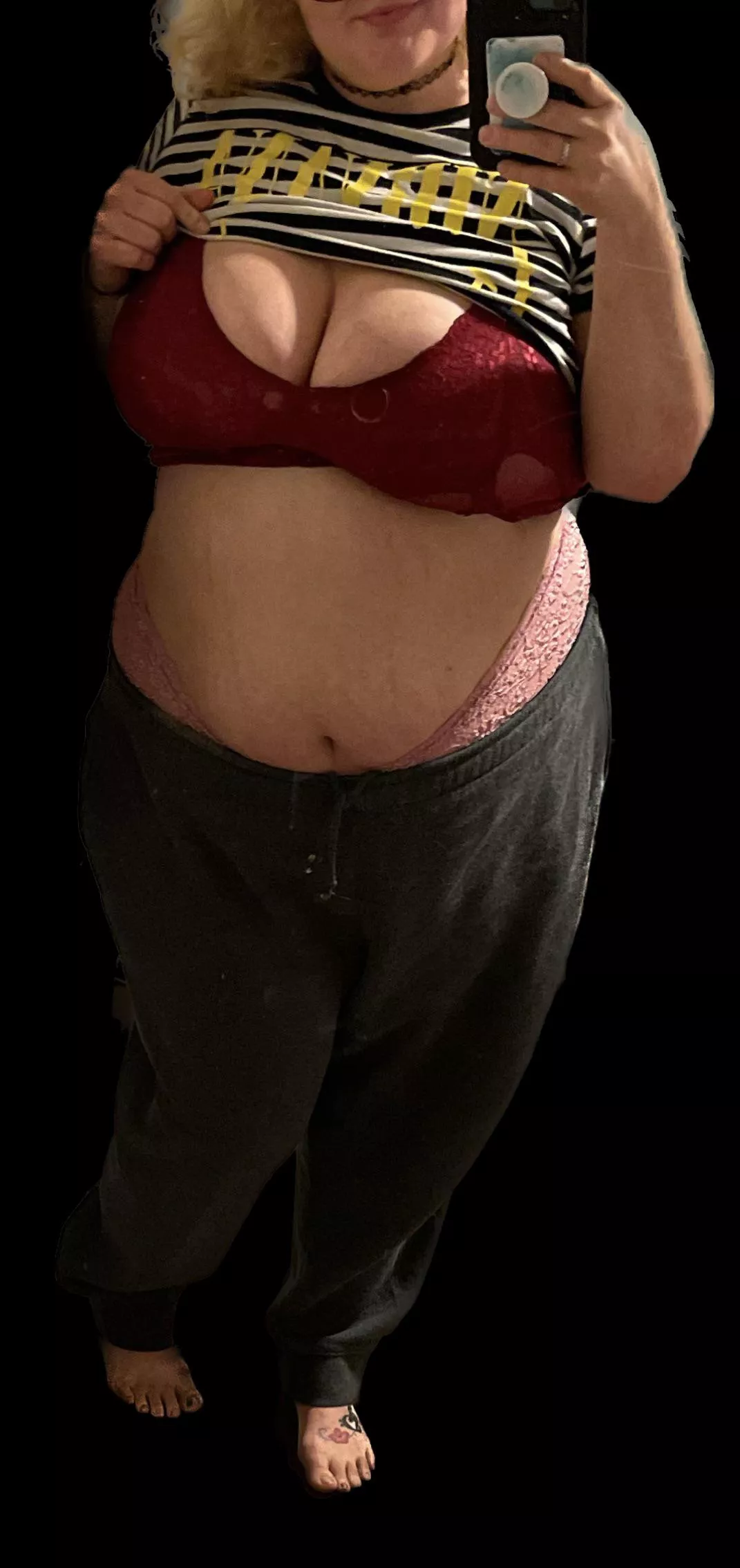 I’m feeling so nice and cozy tonight. Just wish my hand was wrapped around your cock 😇🥰