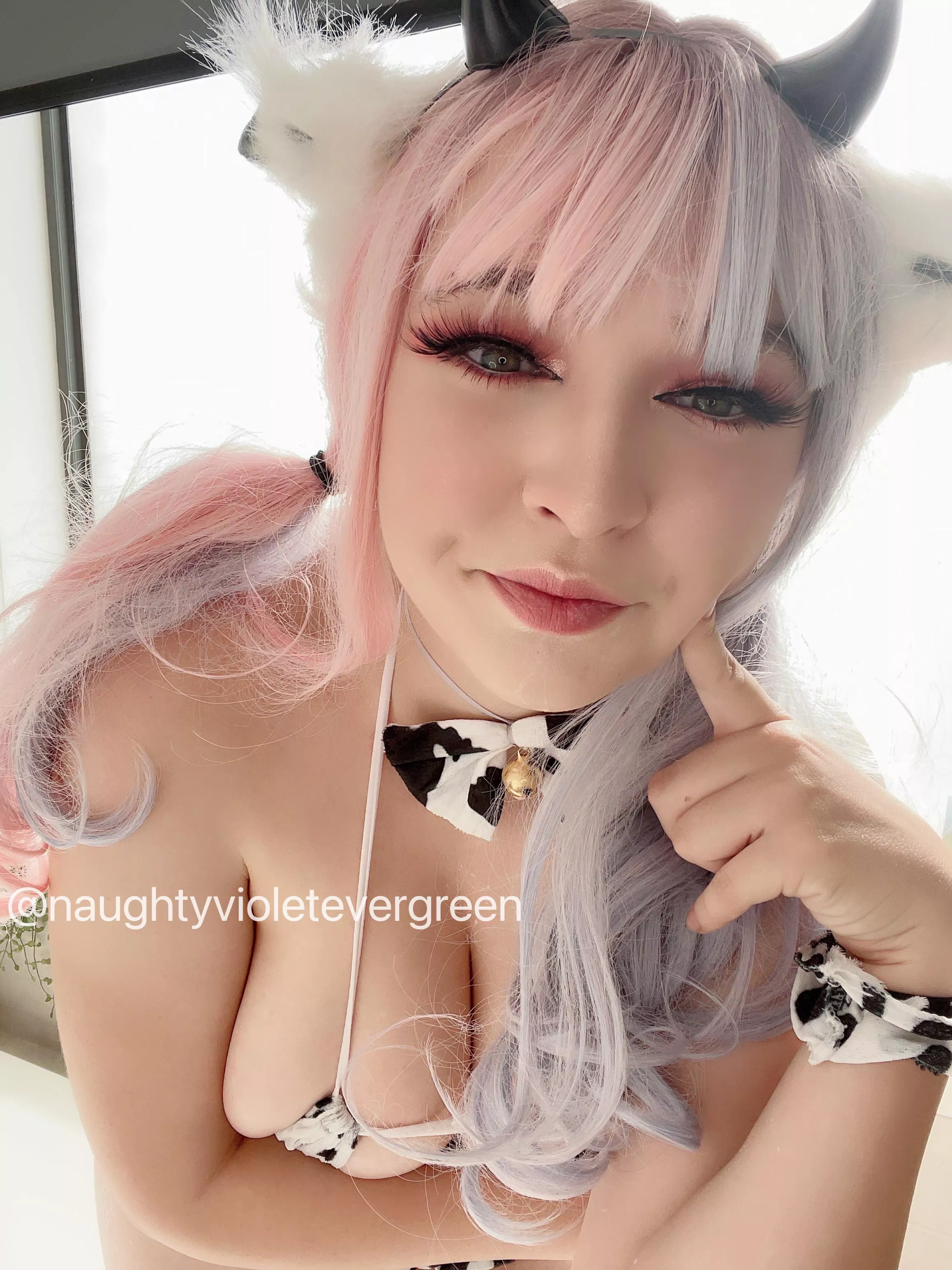 I’m your cute cow maid ☺️