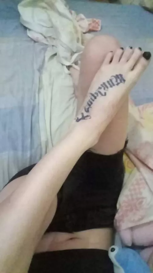 just want my feet rubbed 😭