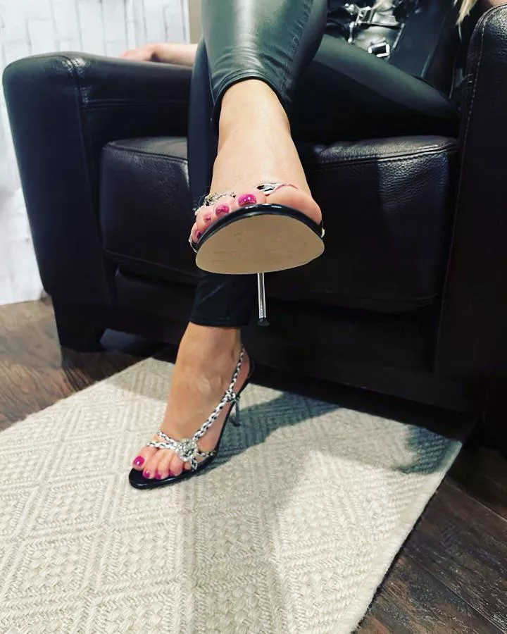 Love these heels! Bow down and worship!