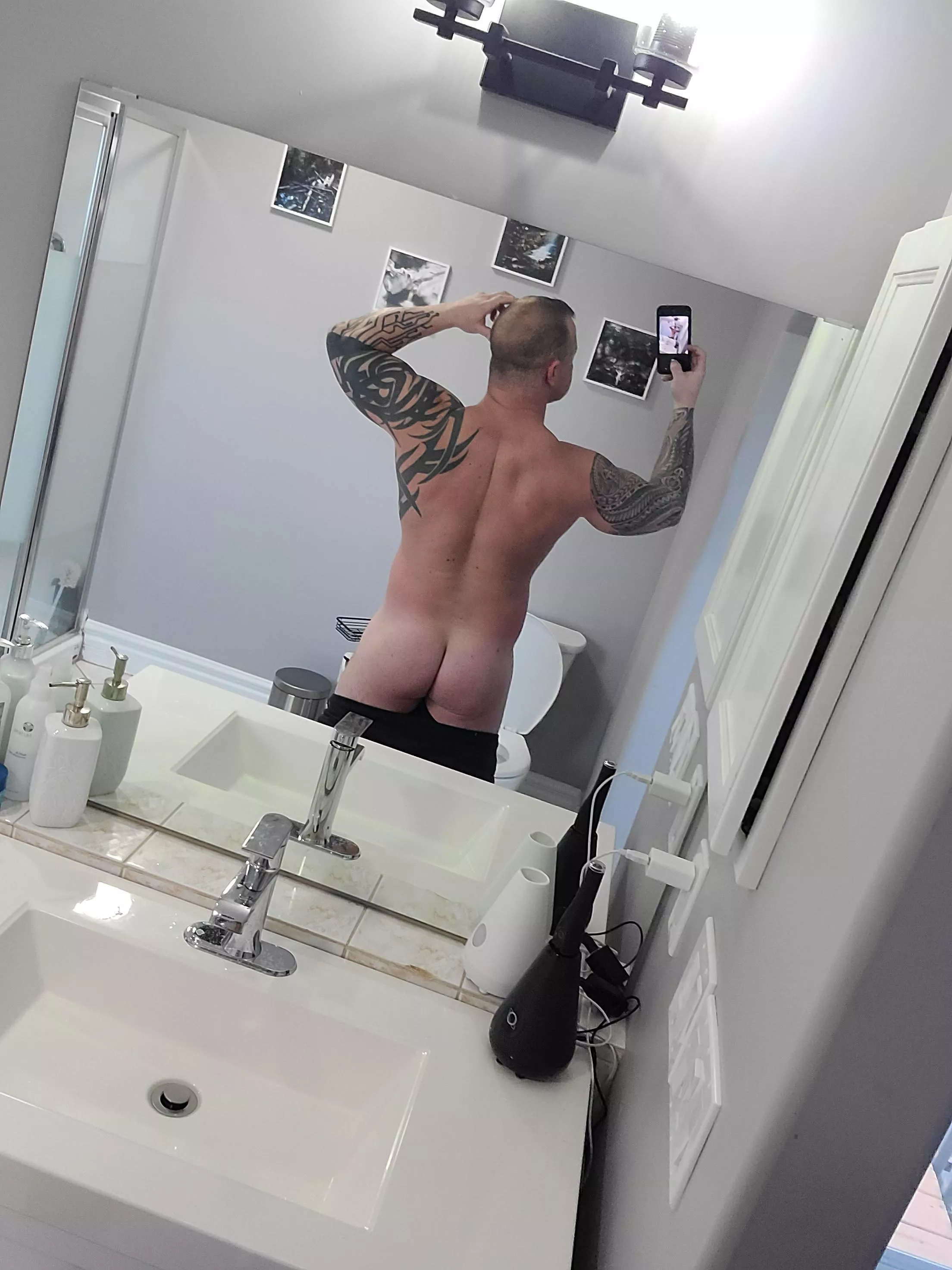 (M)(35) You asked what a hockey ass looks like ;)