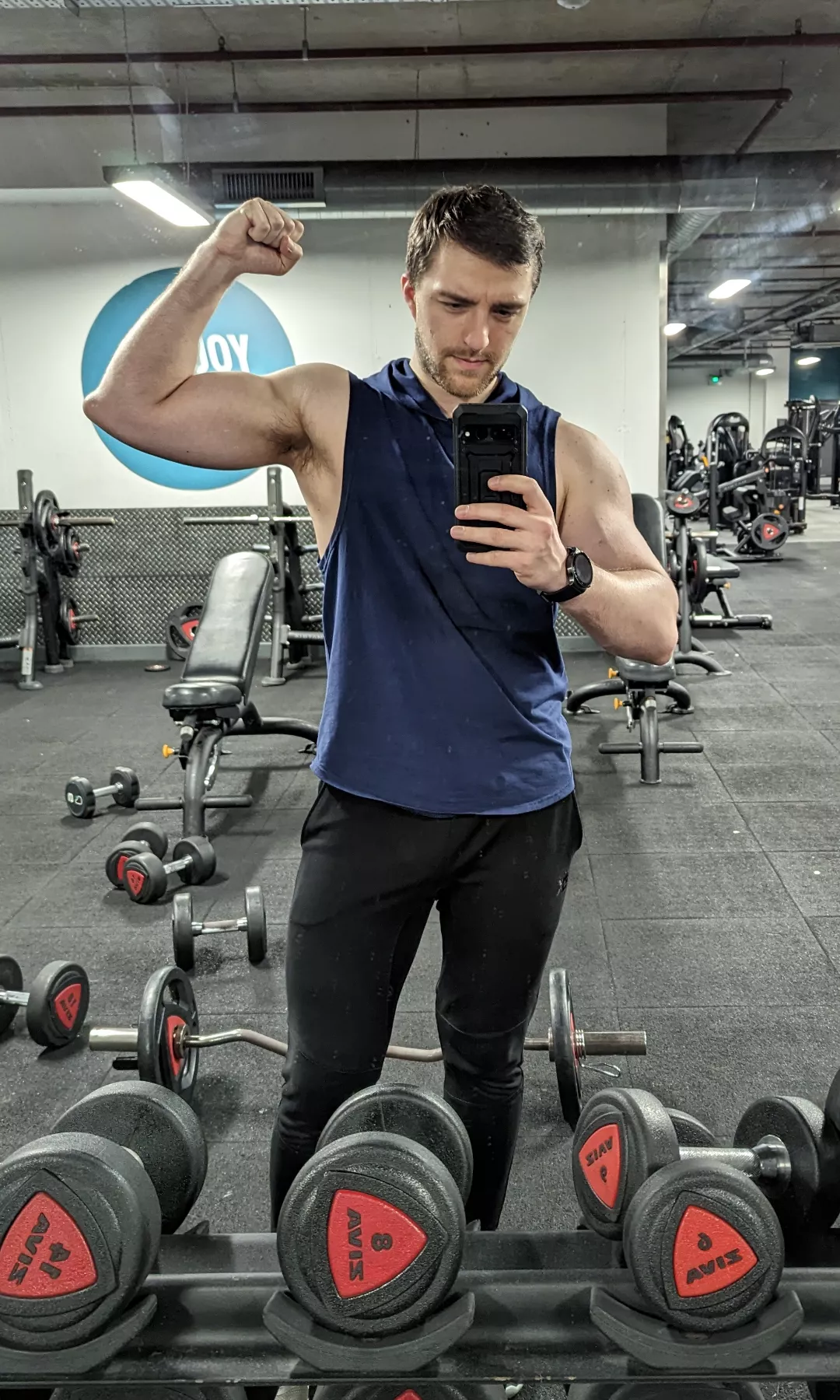 Managed to get a workout done before gyms closed for Christmas! Yes, idk how to properly flex, sue me 😤 Hope everyone had a good one!