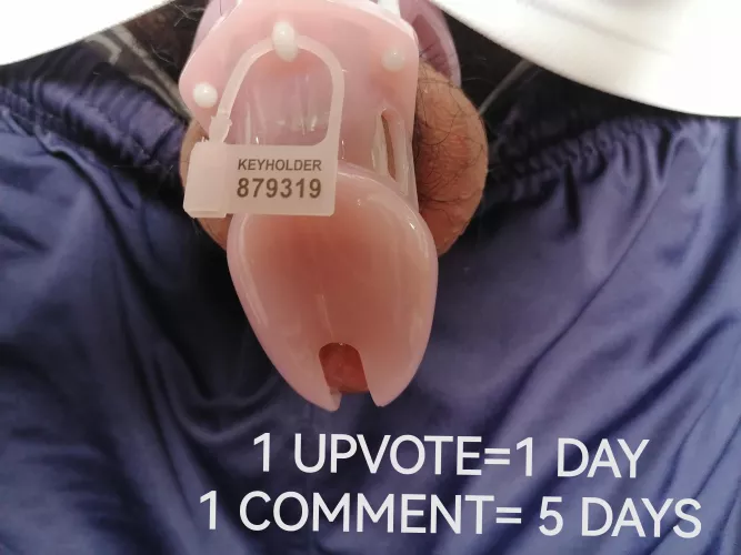 My girlfriend wants you guys to decide how long I stay locked