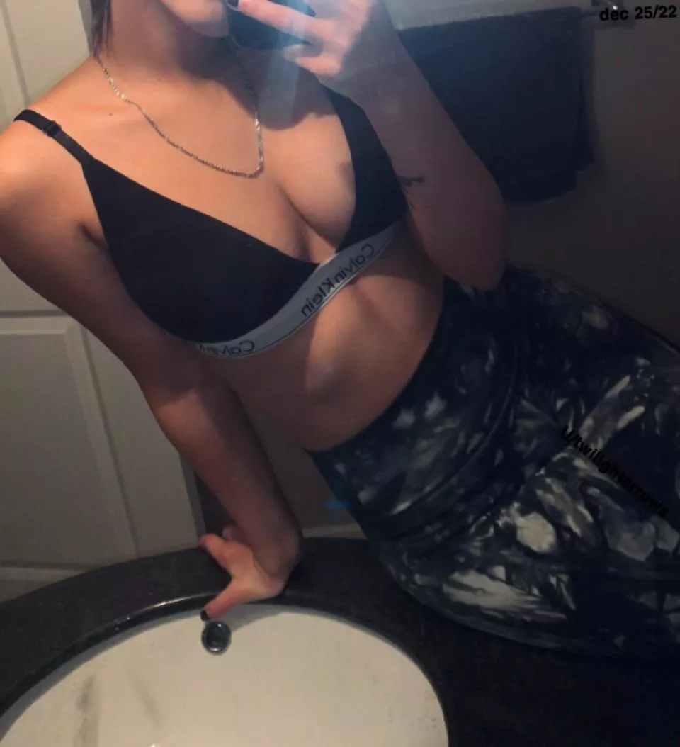 My holiday gift to all the pretty ladies out there ✨❤️ [18]