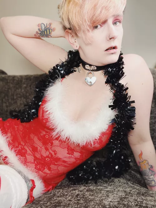 peachy emo Ms Claus