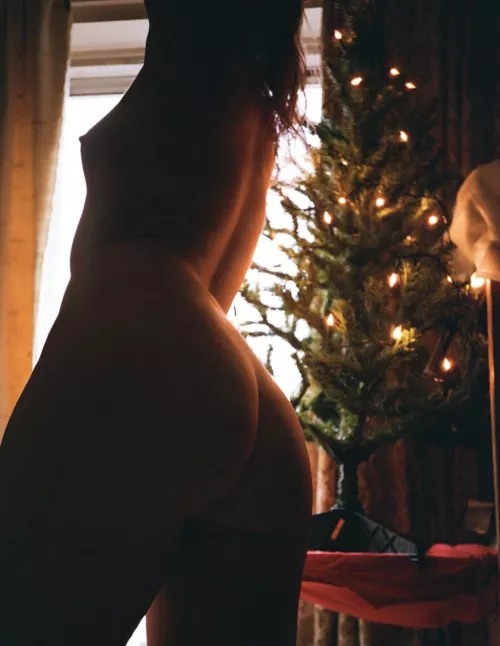 Putting the ass in Christmass 😇 (f)