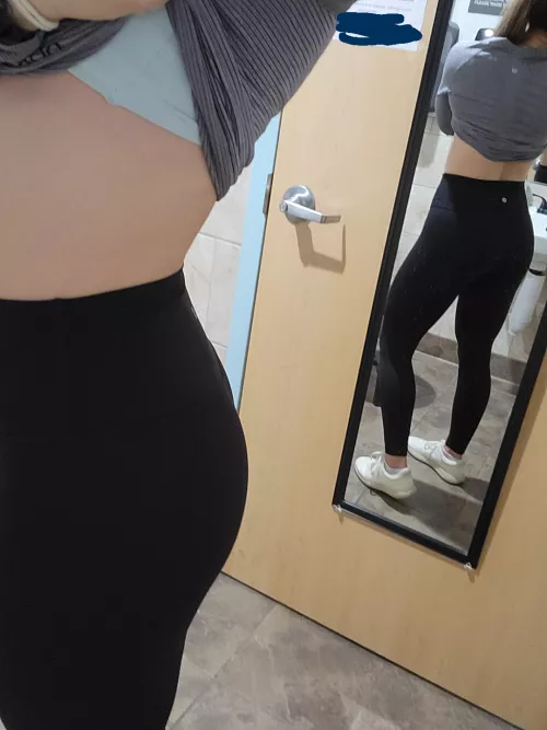 selfies before a shower, managed to get pretty sweaty on an ab day