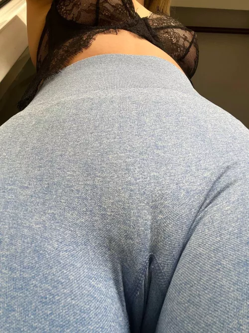 Sexy leggings fit my pussy?