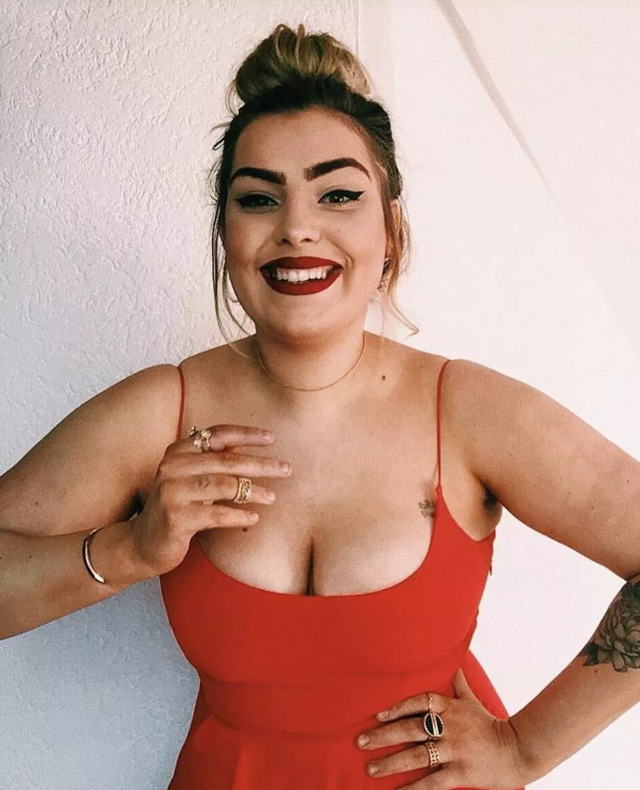 She is the one you want for Christmas ❤️😍 Would you ride me?