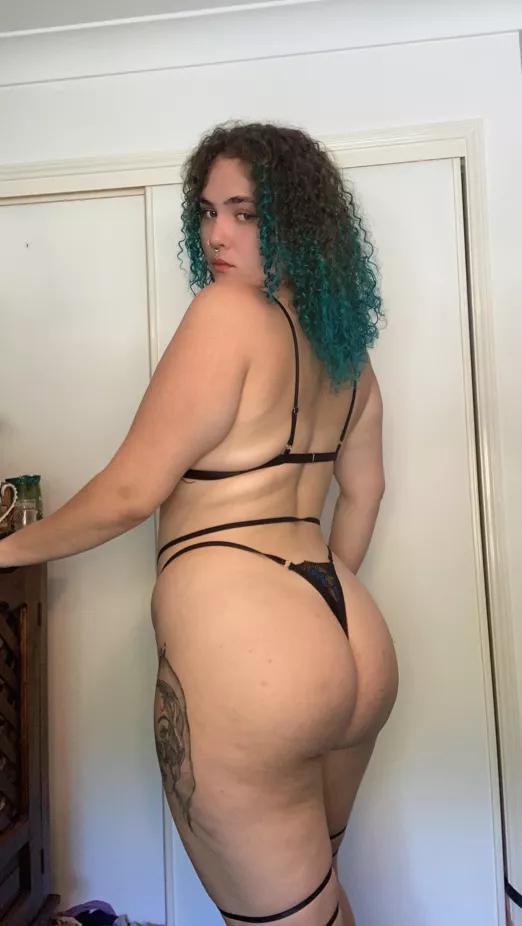 Sometimes I see you, and it’s like I’m out of control. I just want to jump your bones.