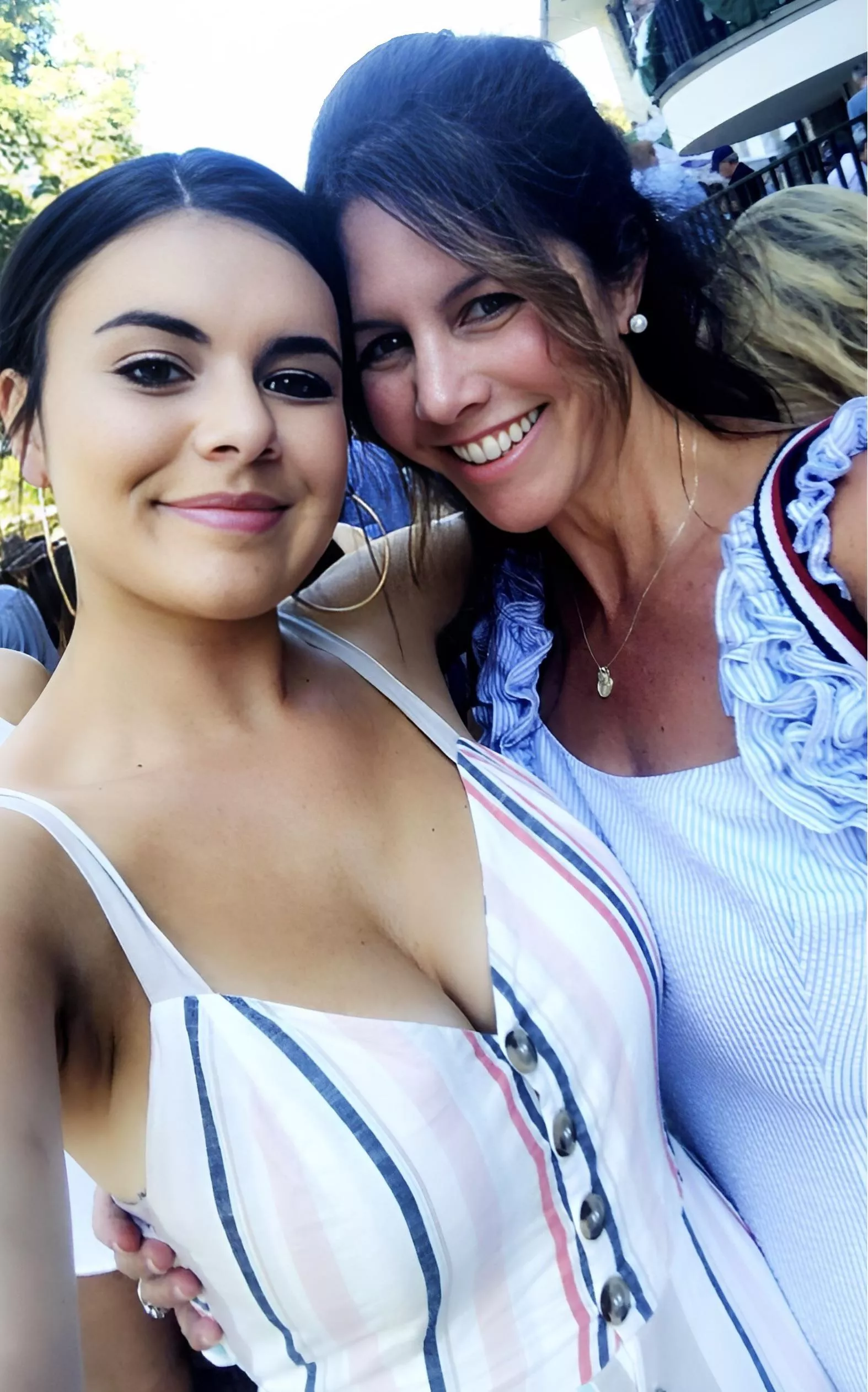 Two generations like to share everything IRTR