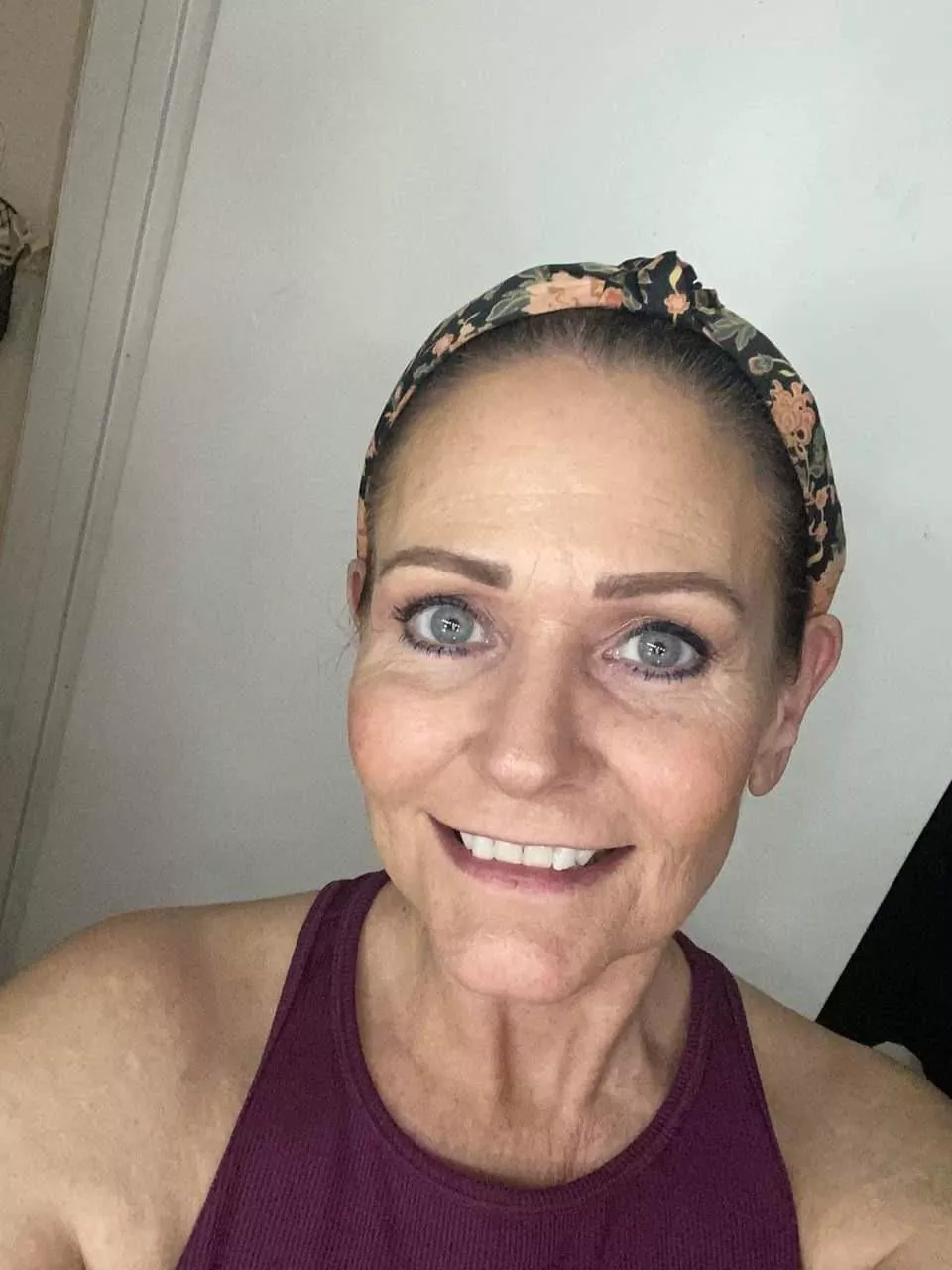 Who wants to chat about this ditzy old gilf?