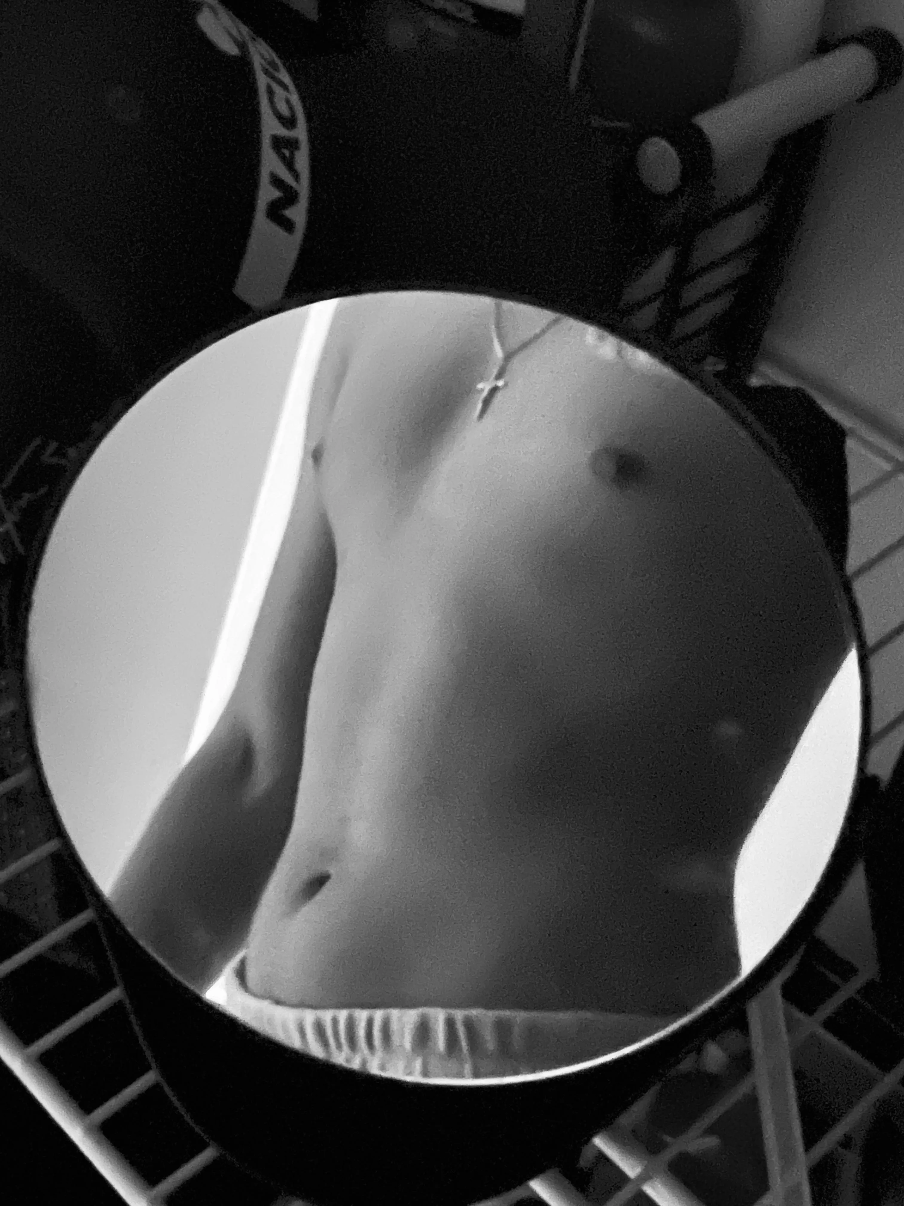 18 FL hs boy, looking for p3rvy college/frat bros and dads to help me out