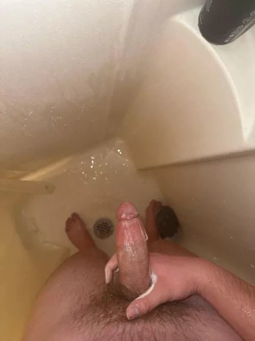 20 I haven’t cum in 2 weeks big cocks please and live is a plus
