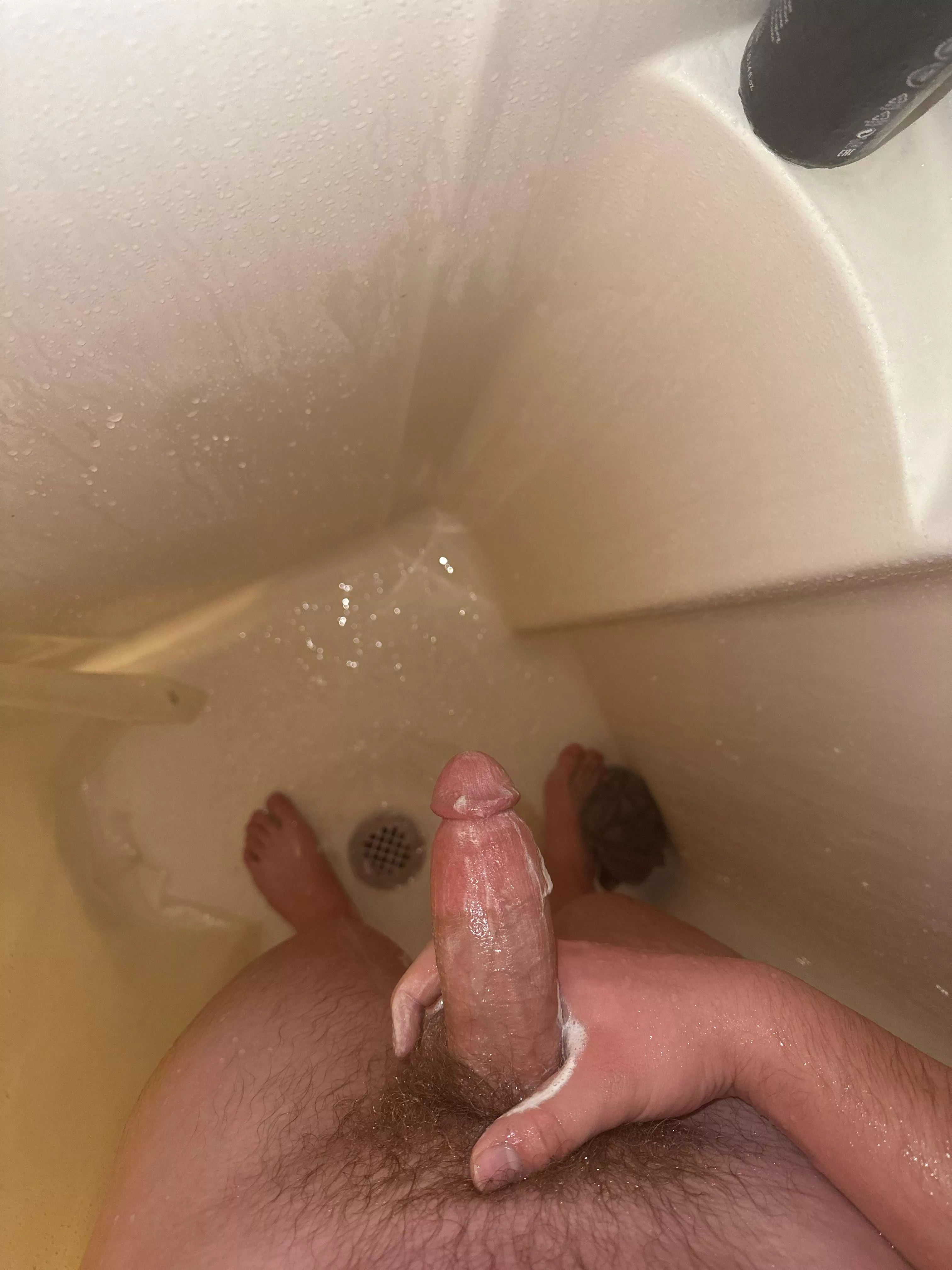 20 I haven’t cum in 2 weeks big cocks please and live is a plus