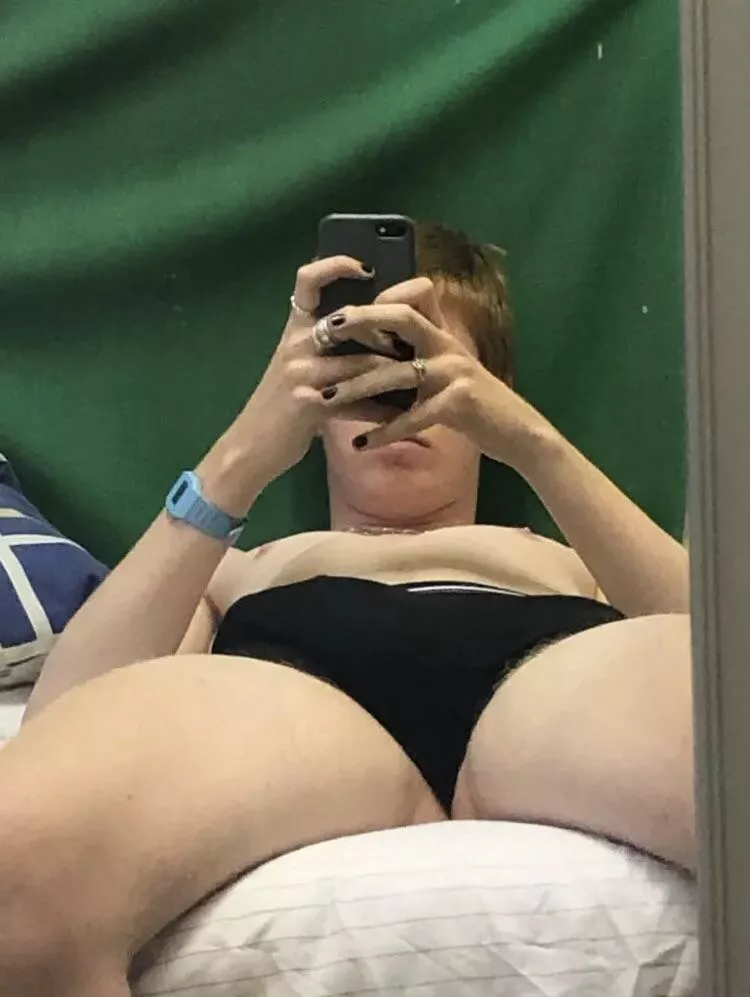 23 M. Looking for a sub. Snap: dixon6620