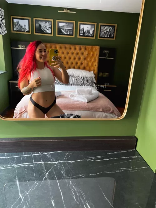 4ft 8” little cutie 🥰