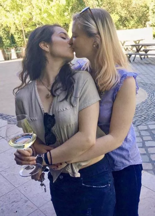 Adrienne loves Alyssa