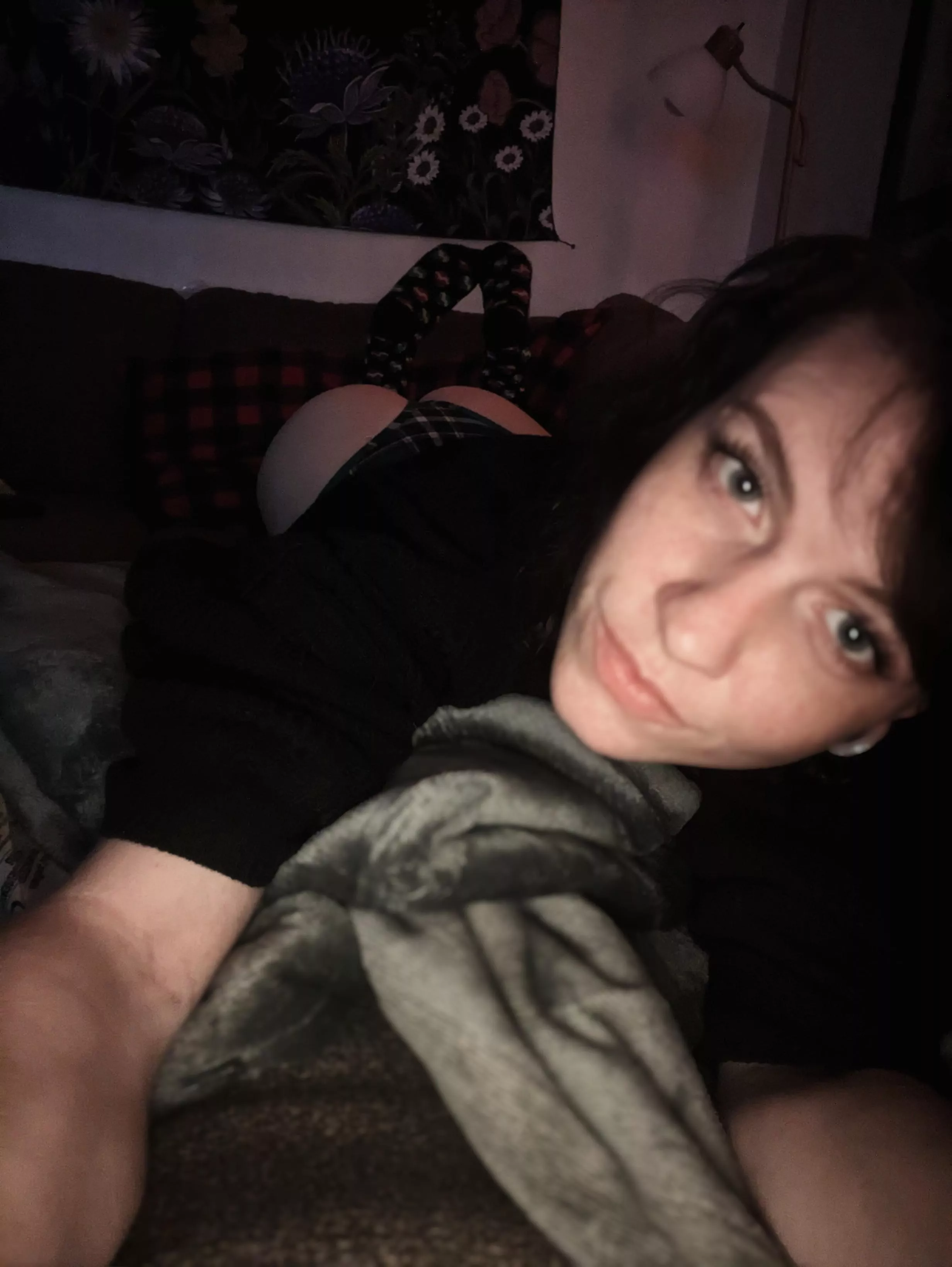 baby, it's cold outside.❄️ warm up with me💋