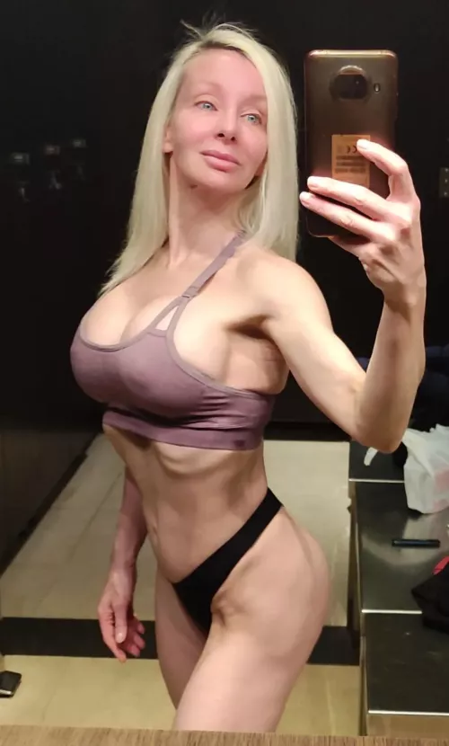 Blonde Gilf